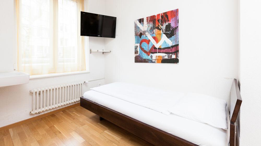 Swiss Star Guesthouse Oerlikon - Contactless Self Check-In 취리히 외부 사진