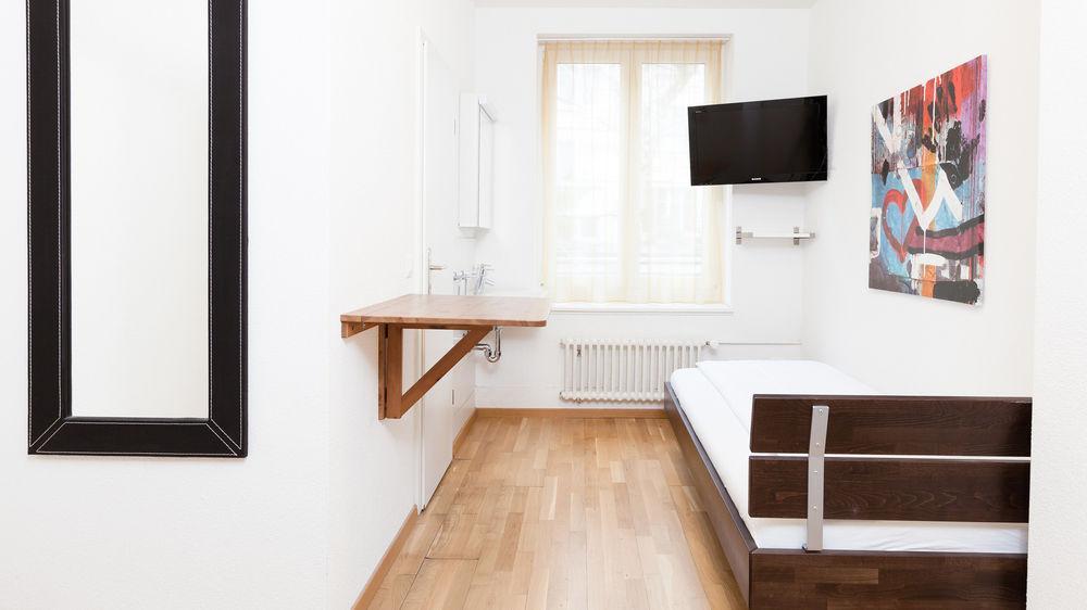 Swiss Star Guesthouse Oerlikon - Contactless Self Check-In 취리히 외부 사진
